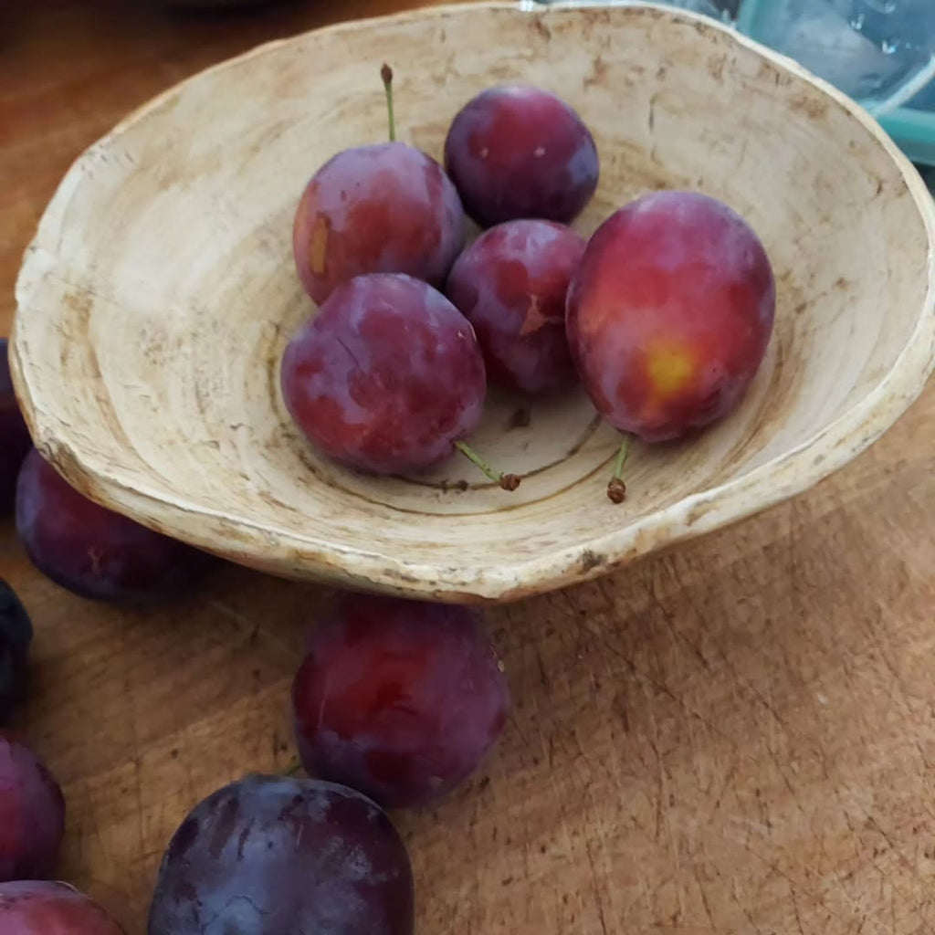 Ceramic serving/fruit bowl